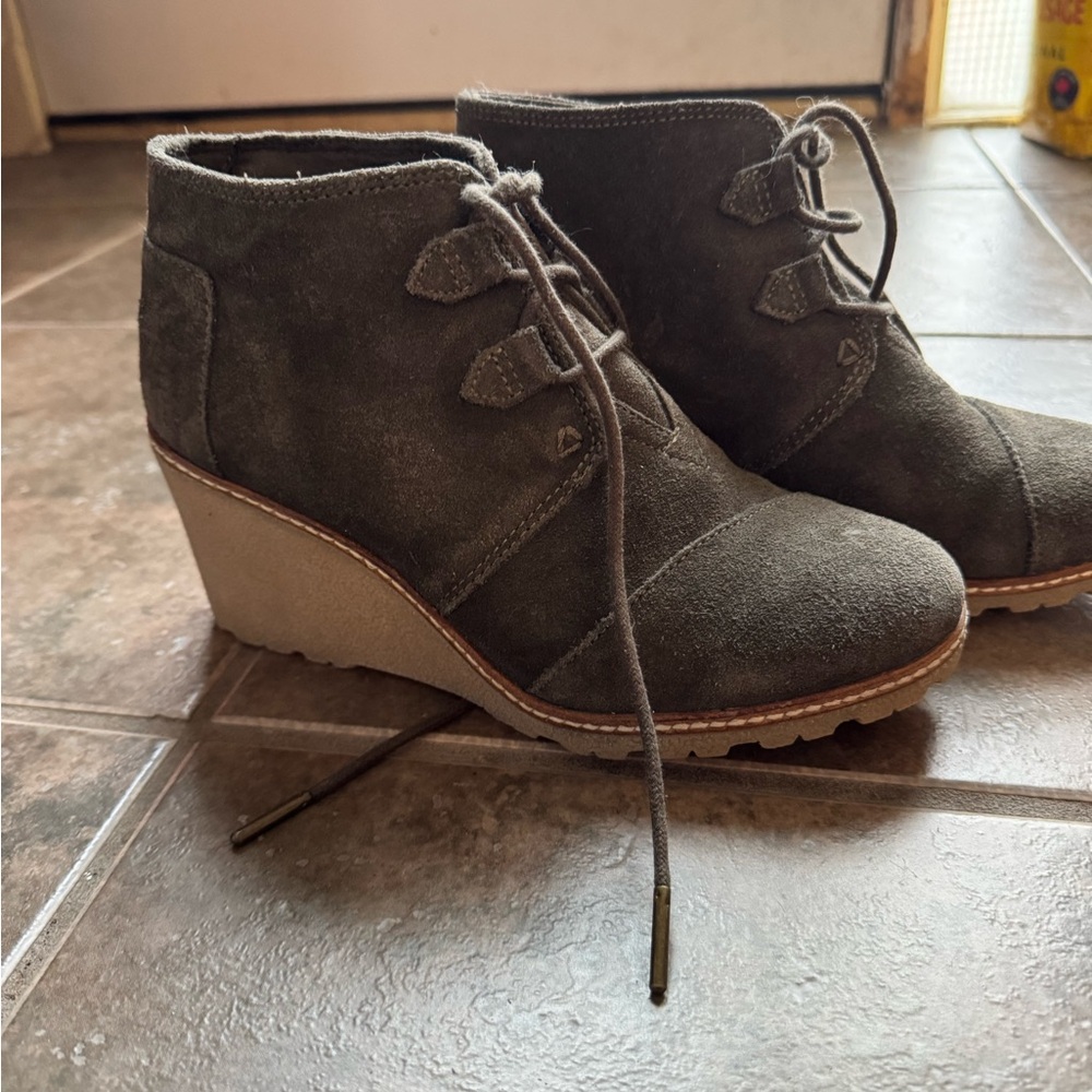 TOMS Olive green suede wedges